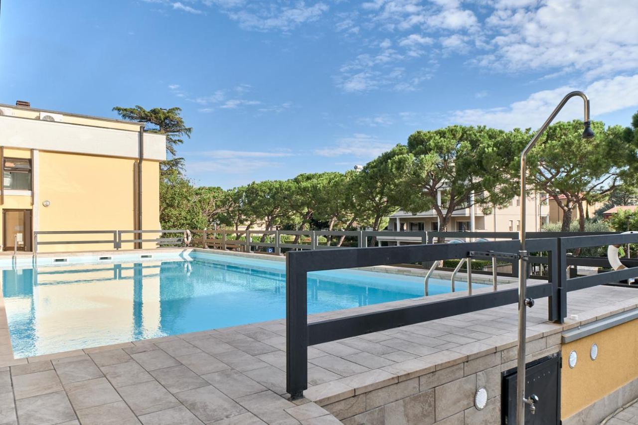 Lydie Apt. Exclusive Holigarda Desenzano del Garda Exterior foto